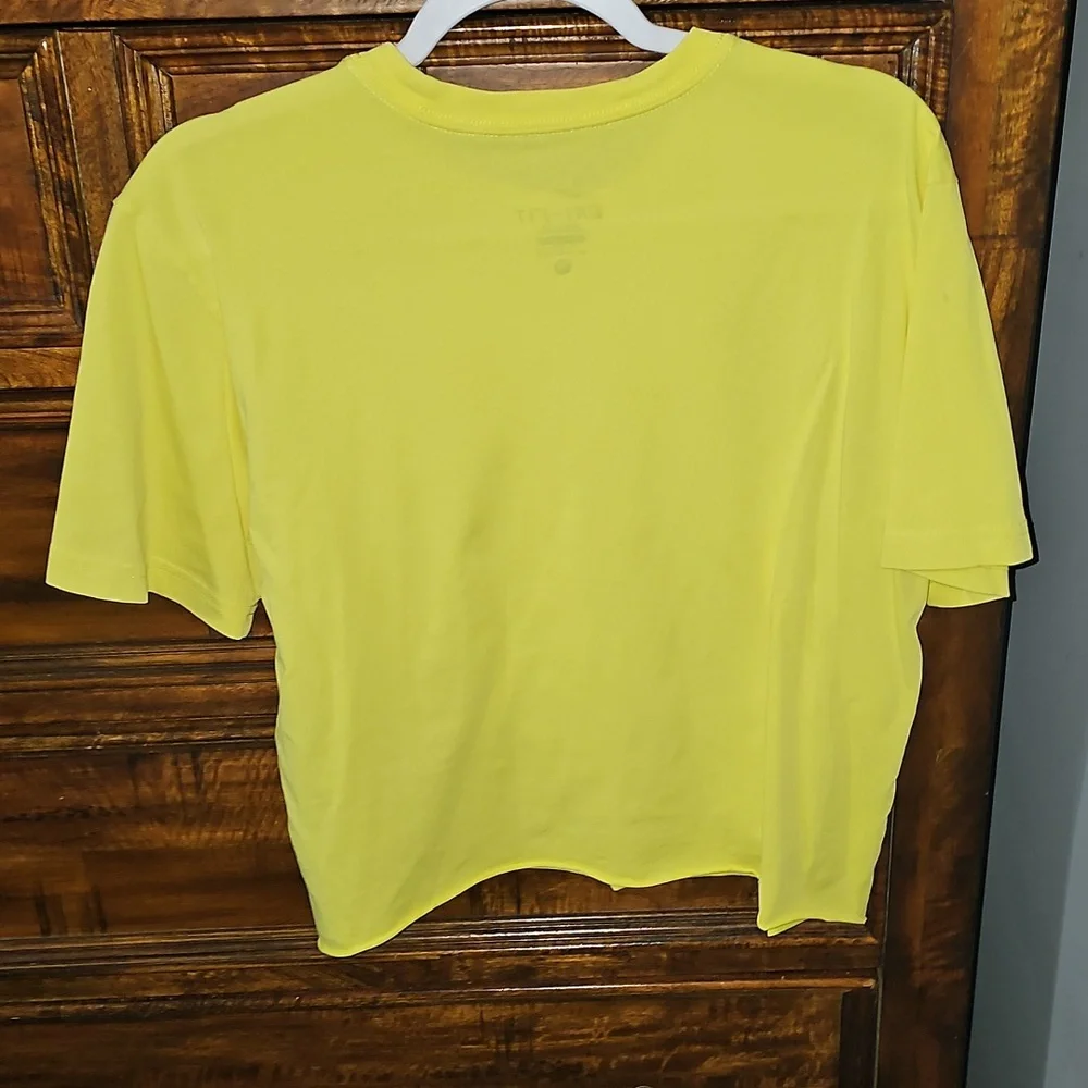 Nike Womens Pre Owned Tshirt! Medium. Yellow And Gray